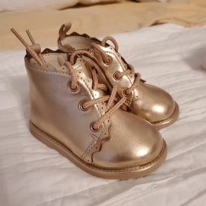 Gap Baby Girl Rose Gold Booties